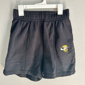 Black Nike shorts size small